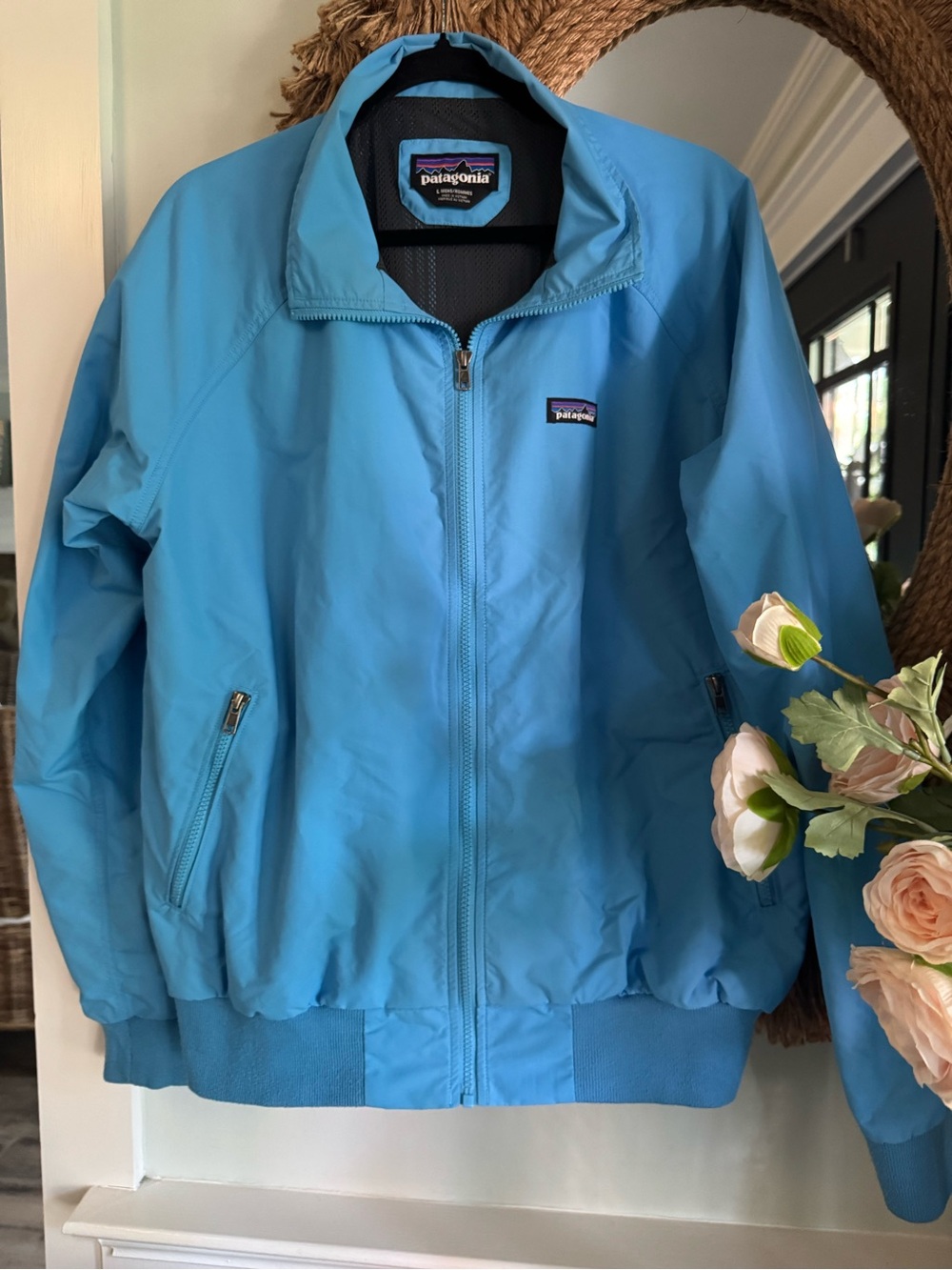 Patagonia Sky Blue Men's Baggies  Bomber Jacket - L
